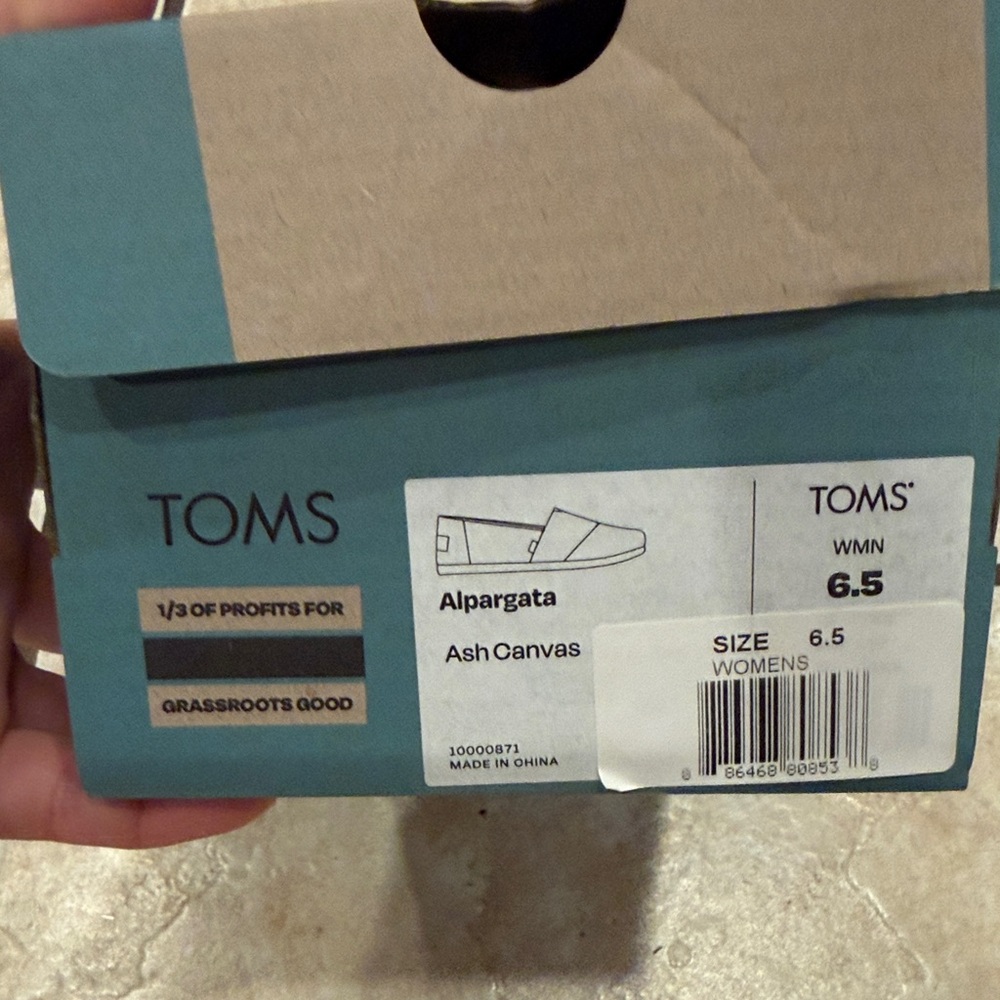 NIB Toms Ash Canvas Slip-Ons - Picture 4 of 6